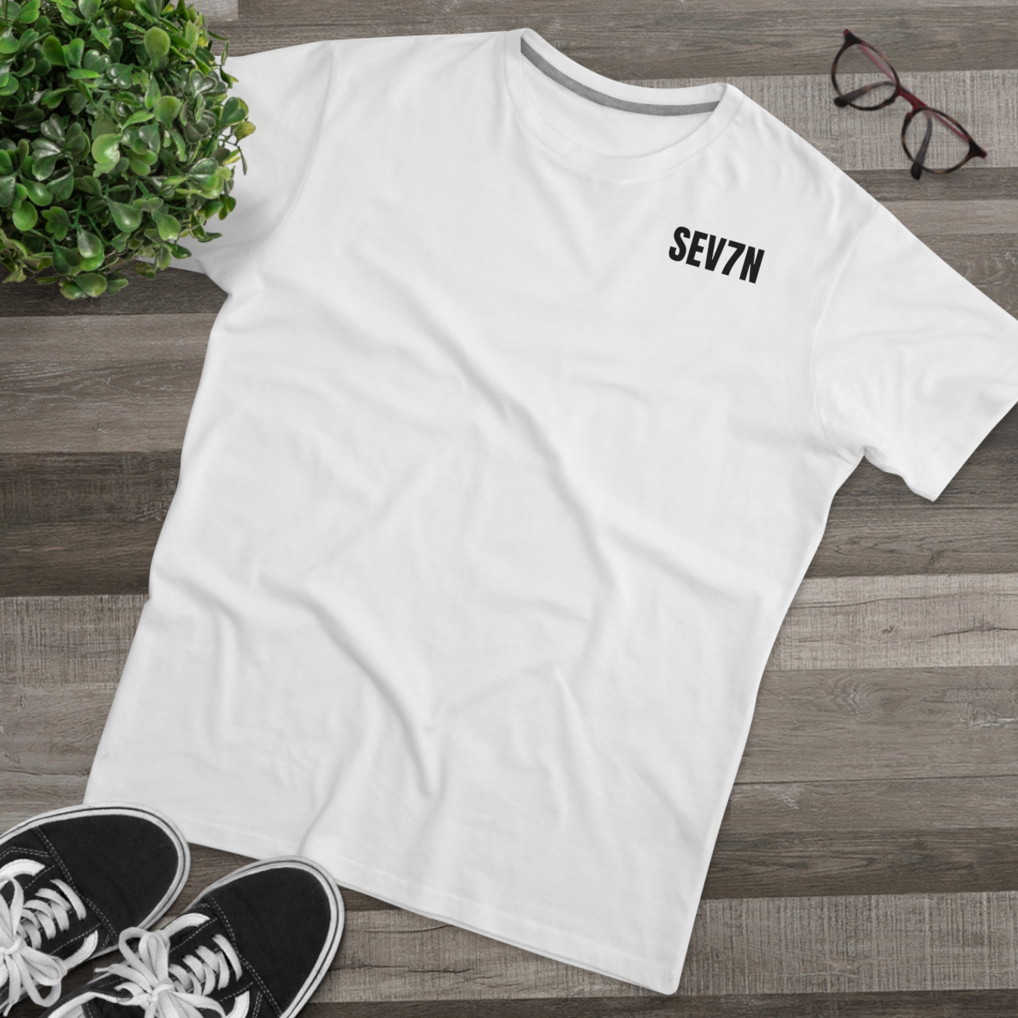 SEV7N Modern-Fit Tee — Minimal Streetwear T-Shirt